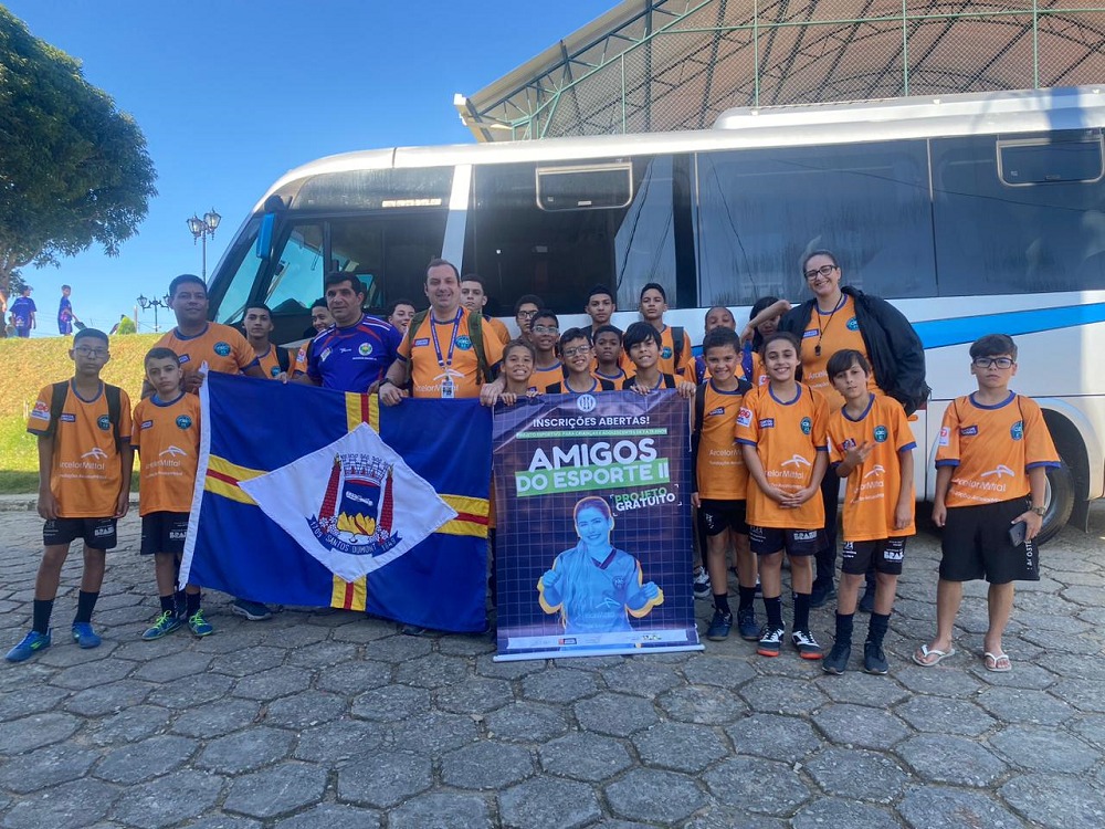 Alunos do projeto ‘Amigos do Esporte’, de Santos Dumont, participam de amistoso em Aracitaba